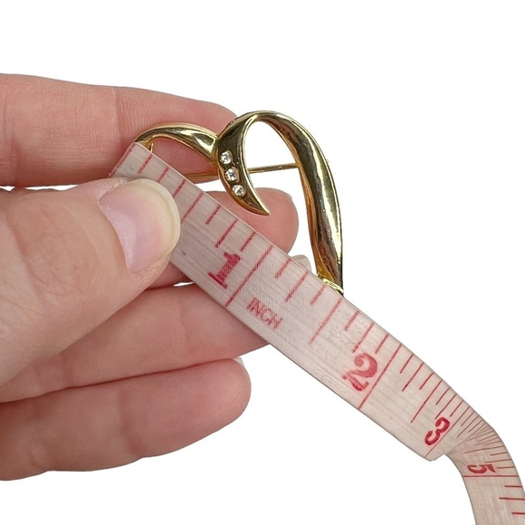 Vintage Gold Tone Heart Shaped 3 Clear Rhinestone Brooch Pin - Picture 7 of 7